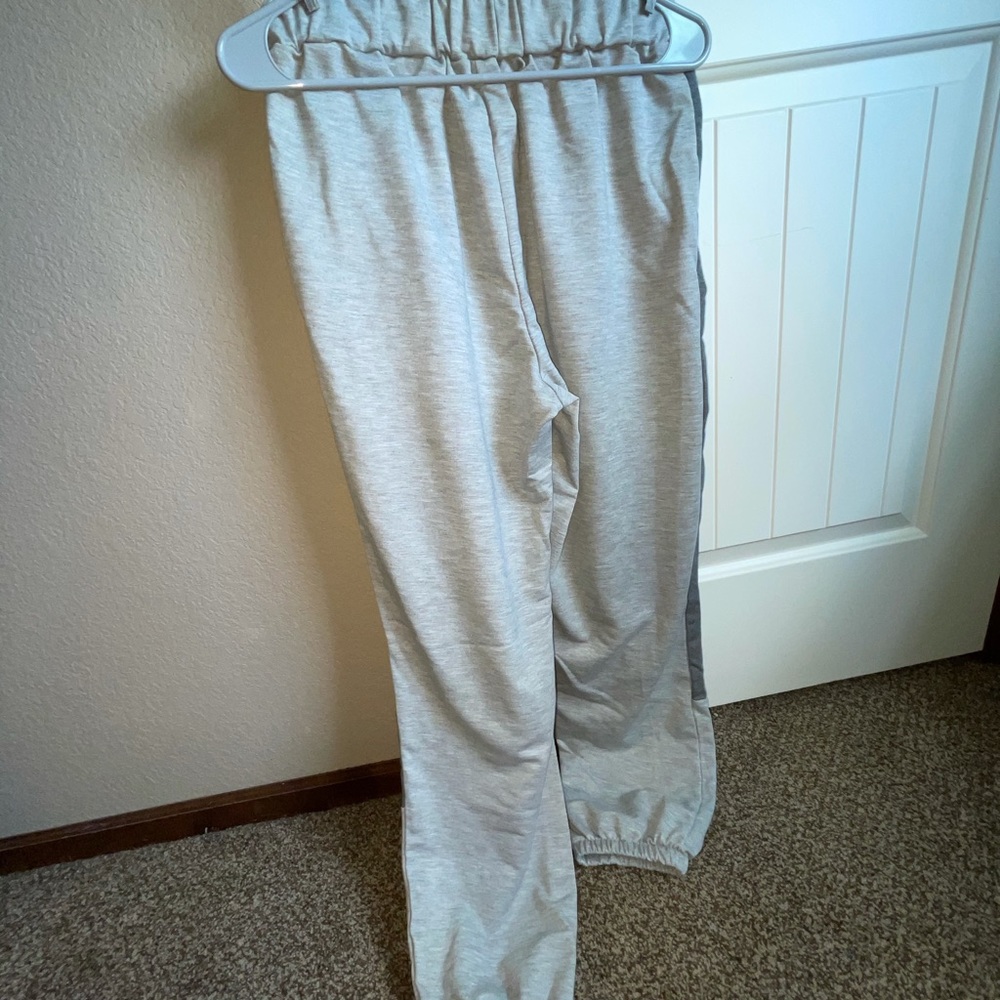 CLOSET CLEAN OUT - Picture 3 of 4